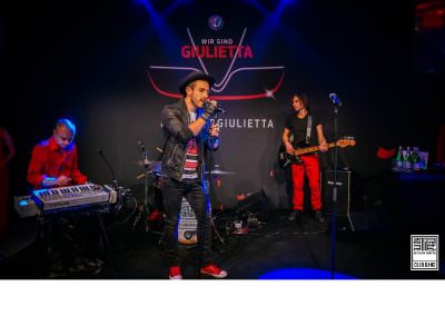 KKCB_Coverband_mit_Ray_in_Frankfurt-1200