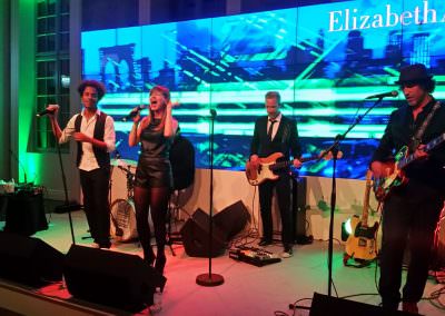 KingKamehamehaClubLiveBand_mit_Aniko_&_Jeffrey_in_Frankfurt-1200